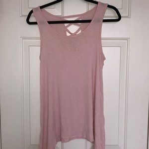 Super cute pink tank!!🌷